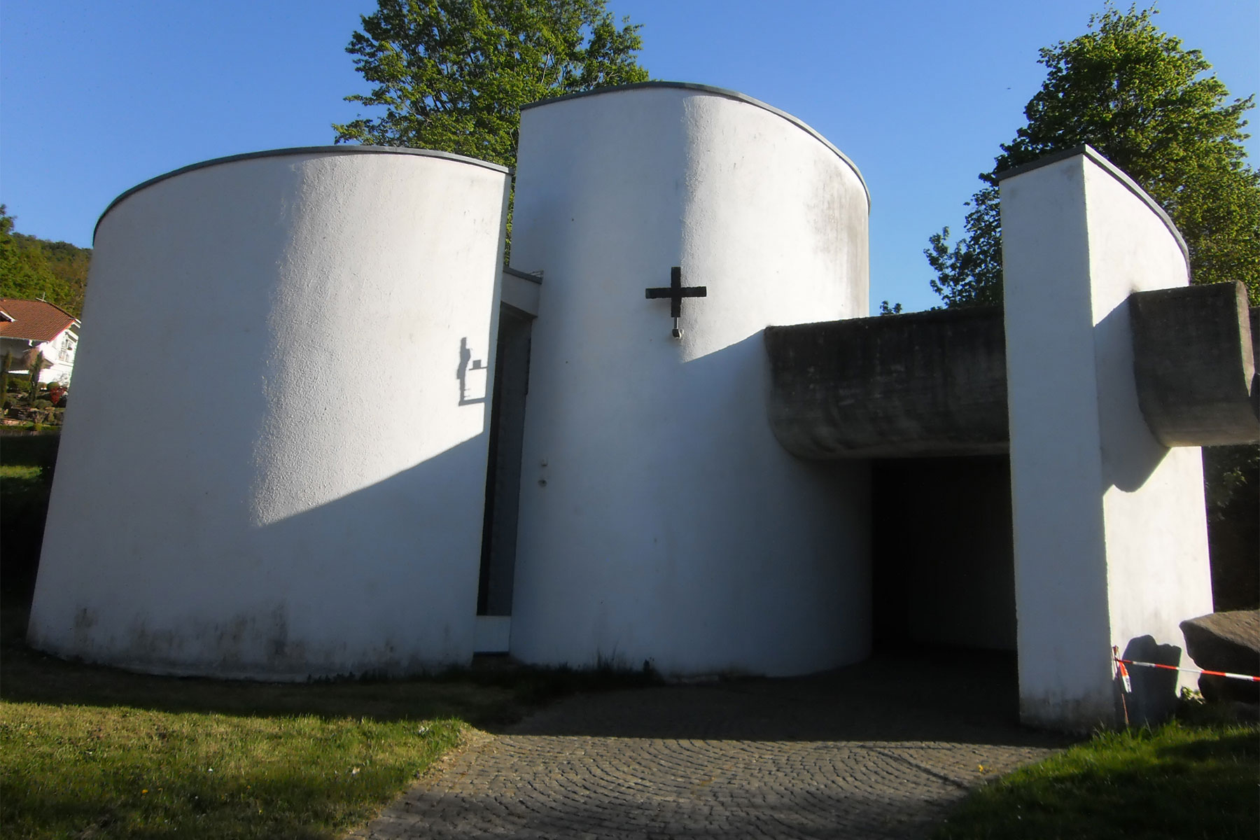Die Kapelle in Billings am Fuße der Neunkirchner Höhe wurde einem Schneckenhaus nachgebaut