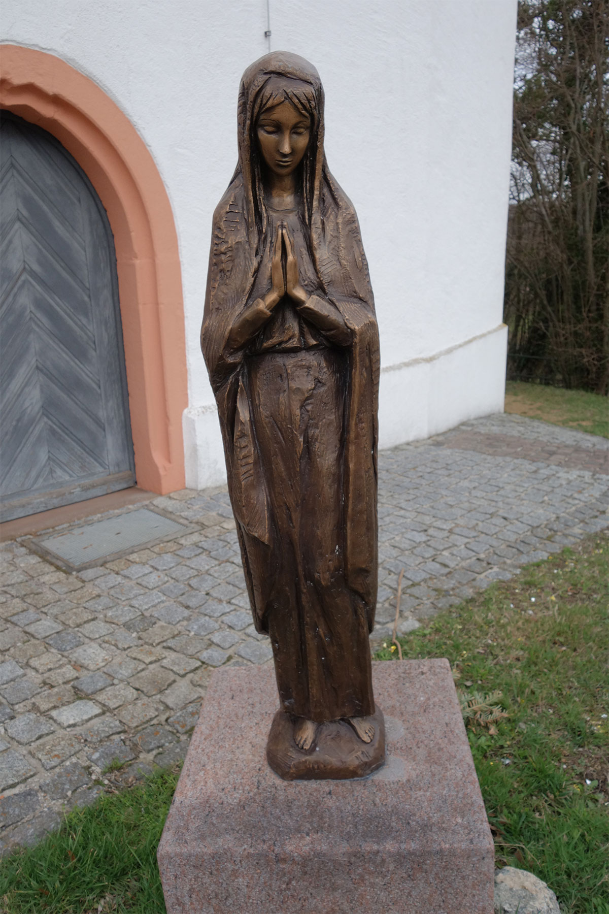 Maria vor Kirche Beedenkirchen