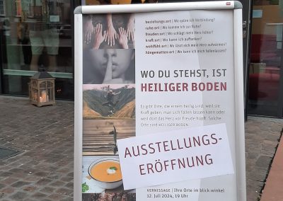 E6: Eröffnung von der Aus · stellung: Wo du stehst, ist heiliger Boden