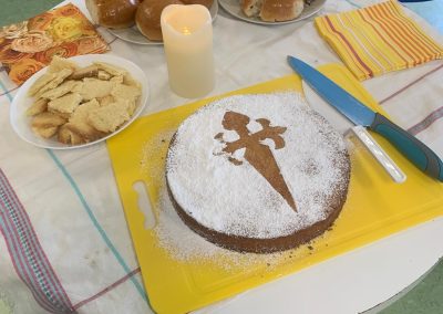 Die Pilger · torte heißt: „Tarta de Santiago“. Die Torte ist gelungen!