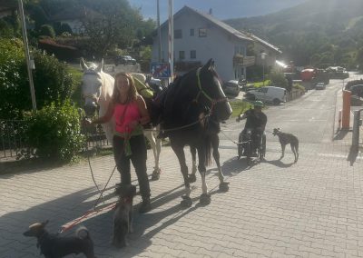 Ankunft der Pilgergruppe auf dem Campingplatz in Lindenfels!