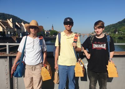 Die Wegewarte Enrique, Tristan und Alexander haben den Komfortwanderweg 2 fertig erneuert!