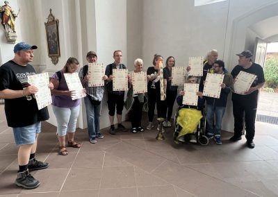 Ankunft der Pilgergruppe am Ziel in Heidelberg und feierlicher Empfang in der Jesuitenkirche mit Überreichen der Pilgerurkunde.